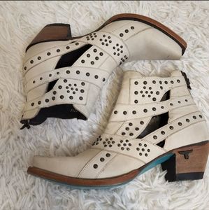 Lane Studs and Straps boots 8.5
